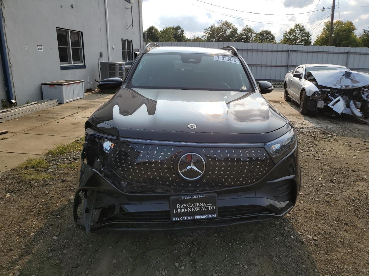 MERCEDES-BENZ EQB 300 4MATIC