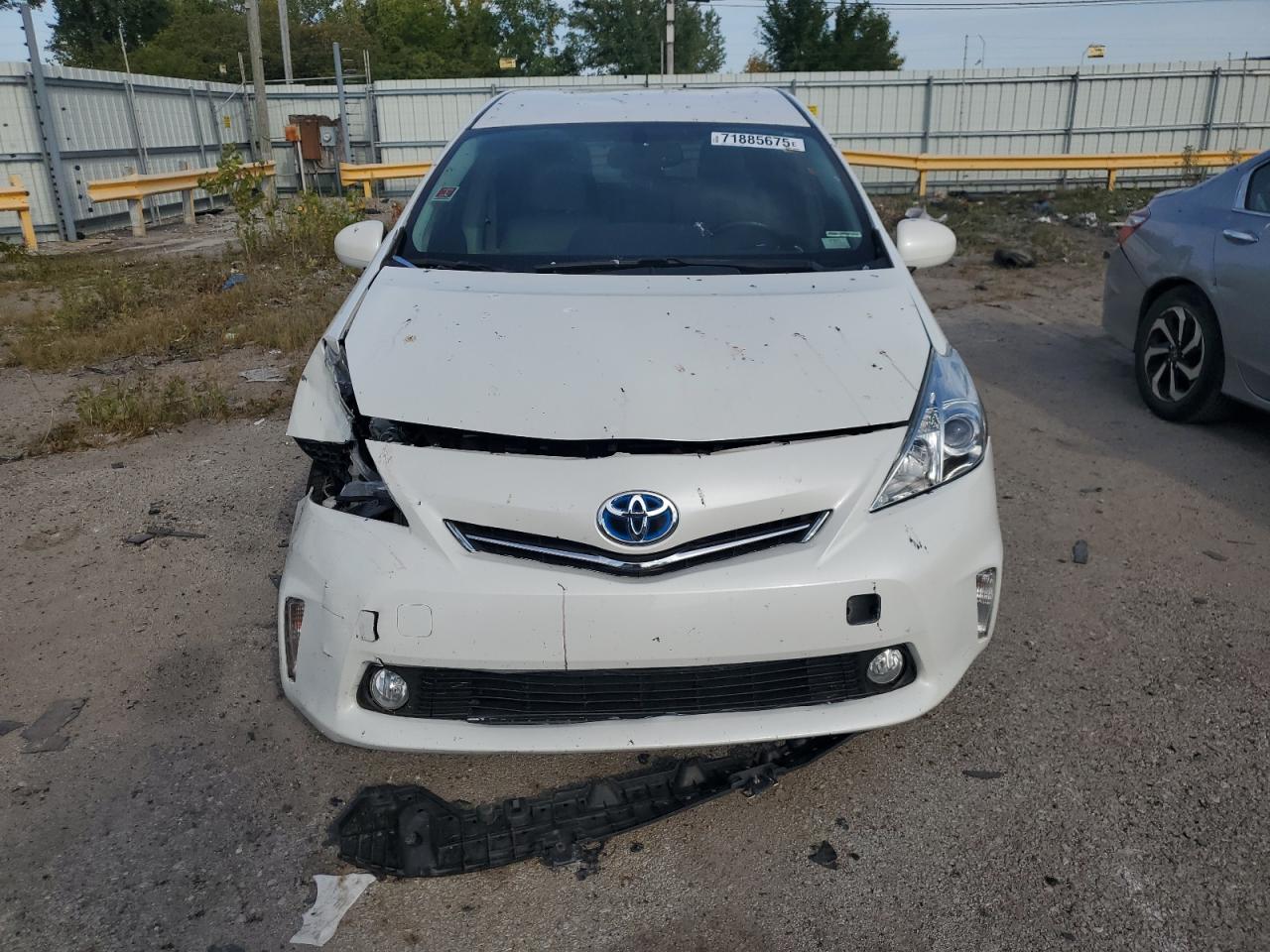TOYOTA PRIUS V
