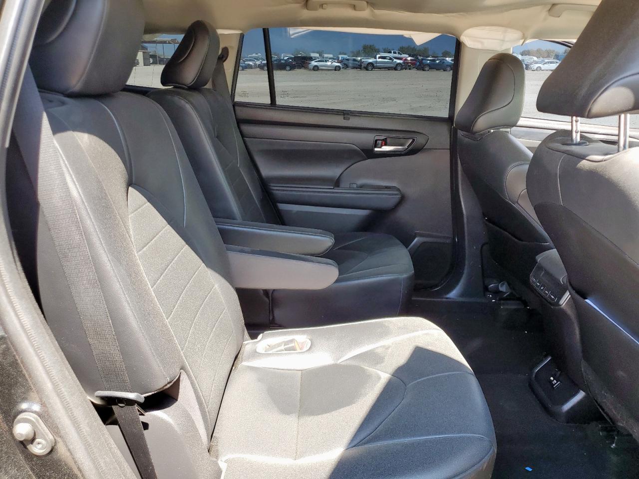 TOYOTA HIGHLANDER XLE