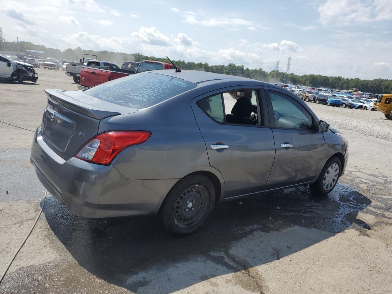 NISSAN VERSA S