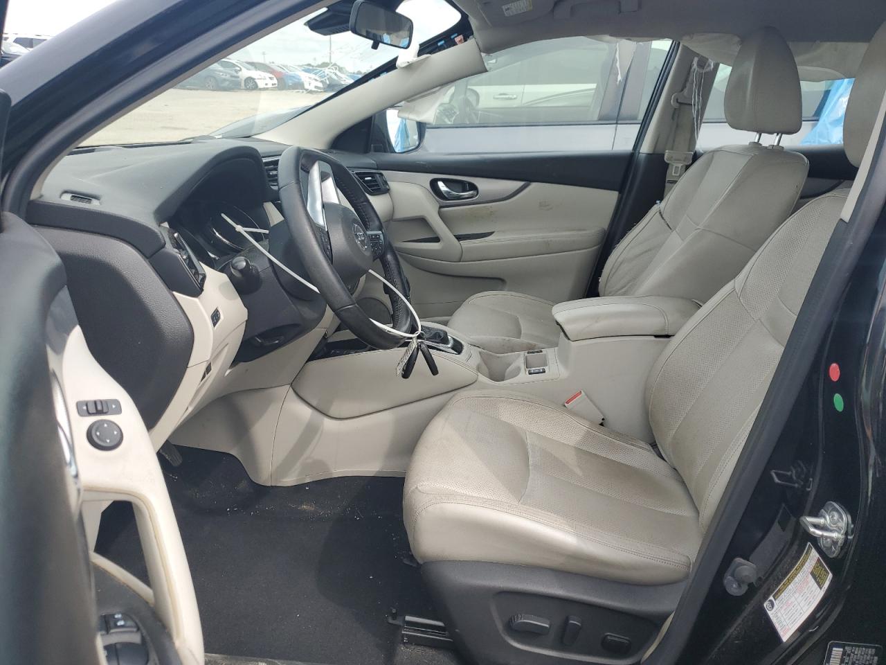 NISSAN ROGUE SPORT S