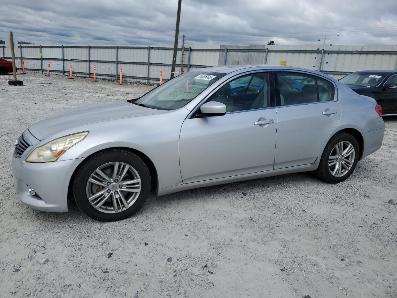 INFINITI G37 BASE