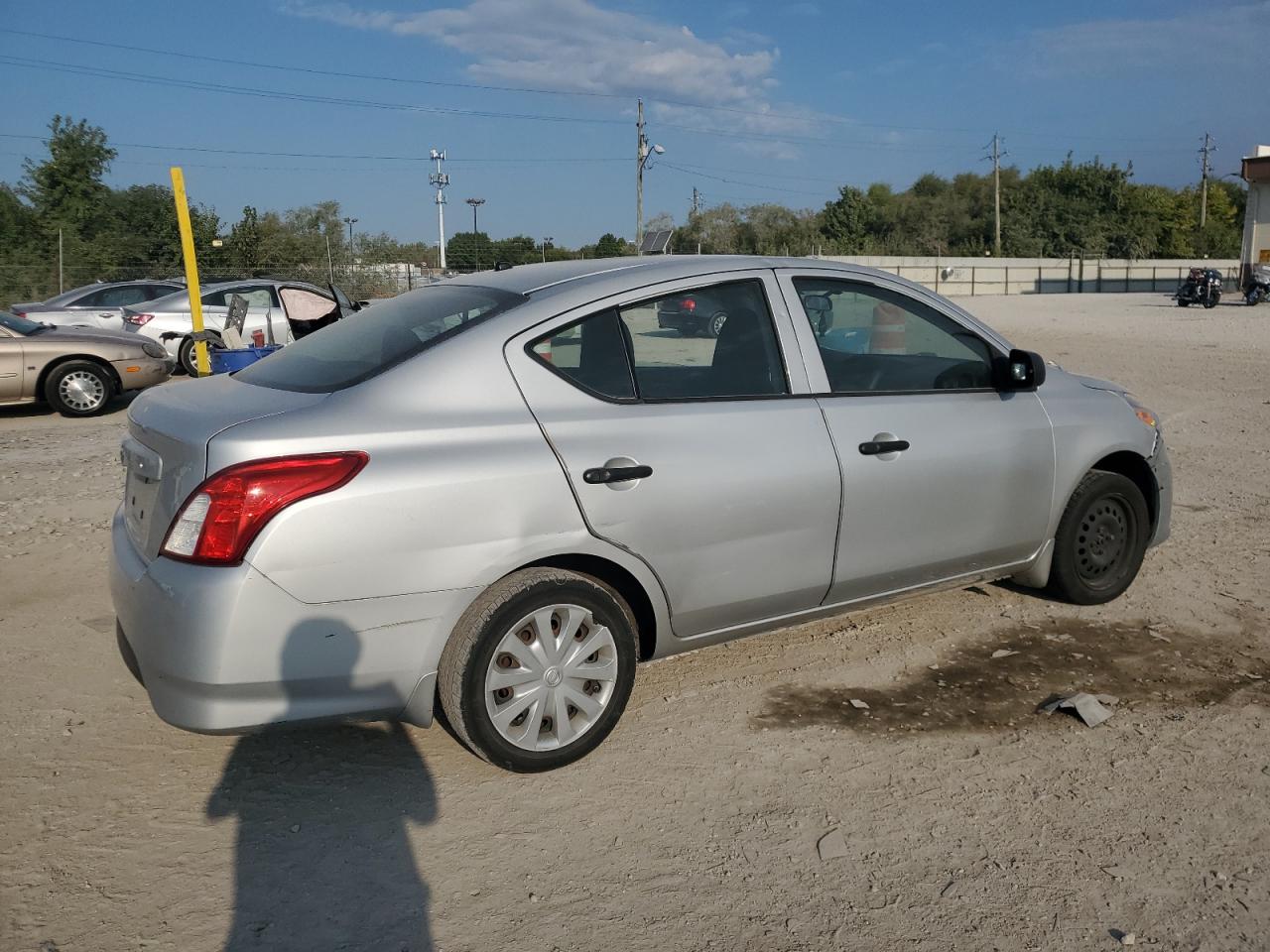 NISSAN VERSA S