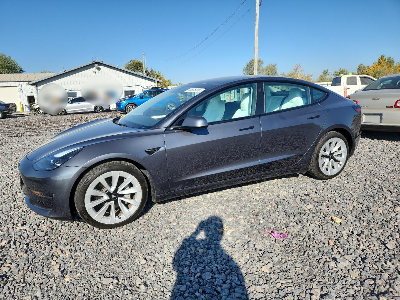 TESLA MODEL 3