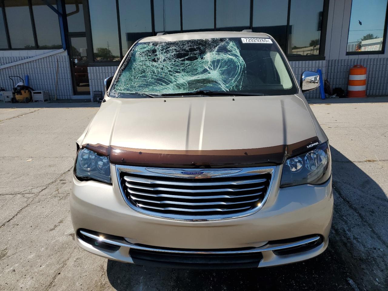 CHRYSLER TOWN & COUNTRY TOURING L