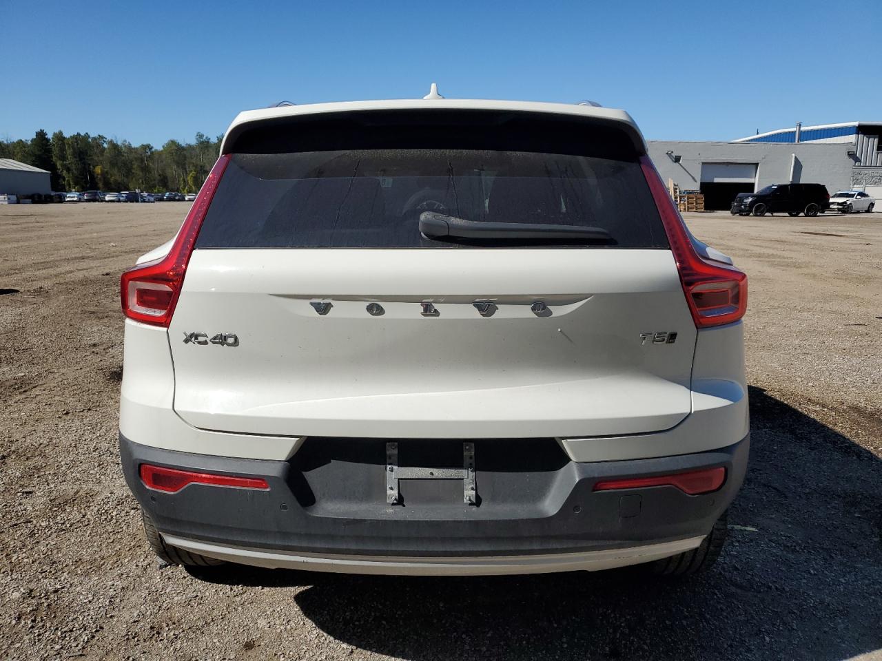 VOLVO XC40 T5 MOMENTUM