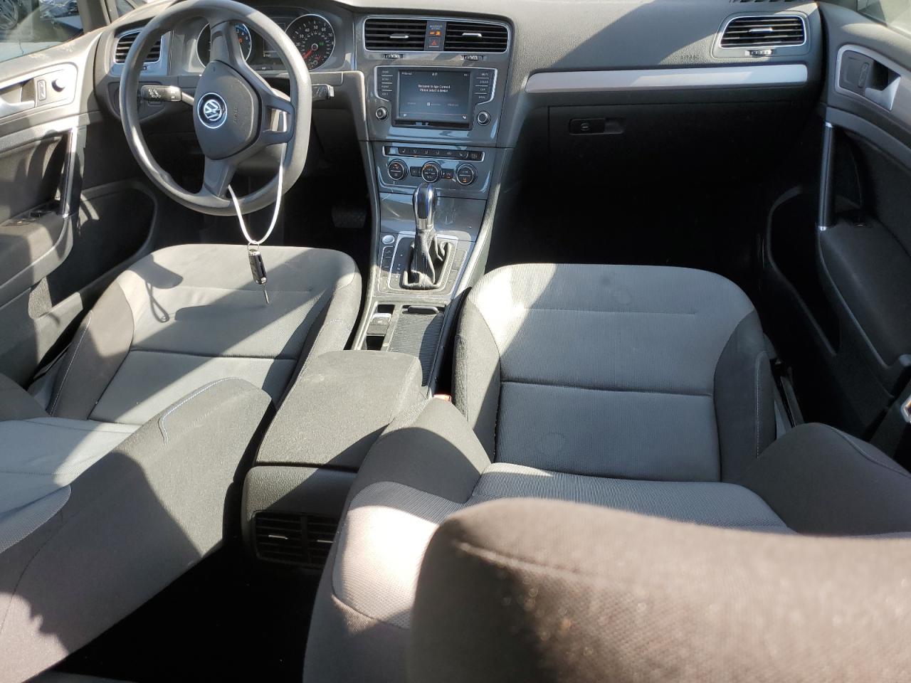 VOLKSWAGEN E-GOLF SE