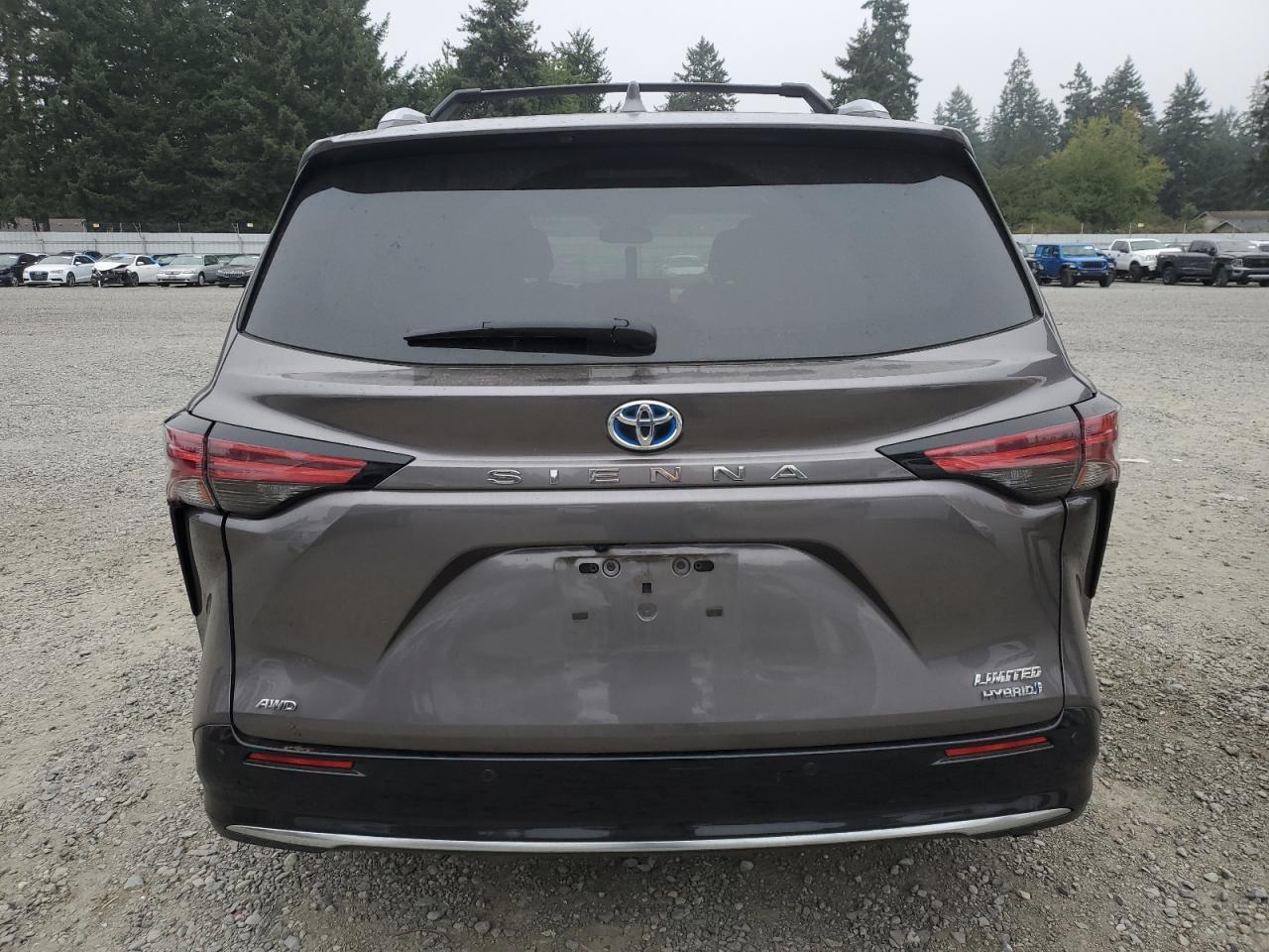 TOYOTA SIENNA LIMITED