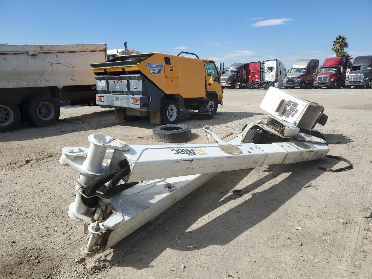 Lot #3260687535 2021 ALTE LIFT