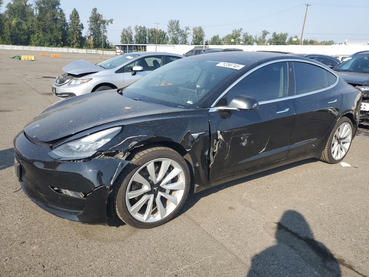 TESLA MODEL 3