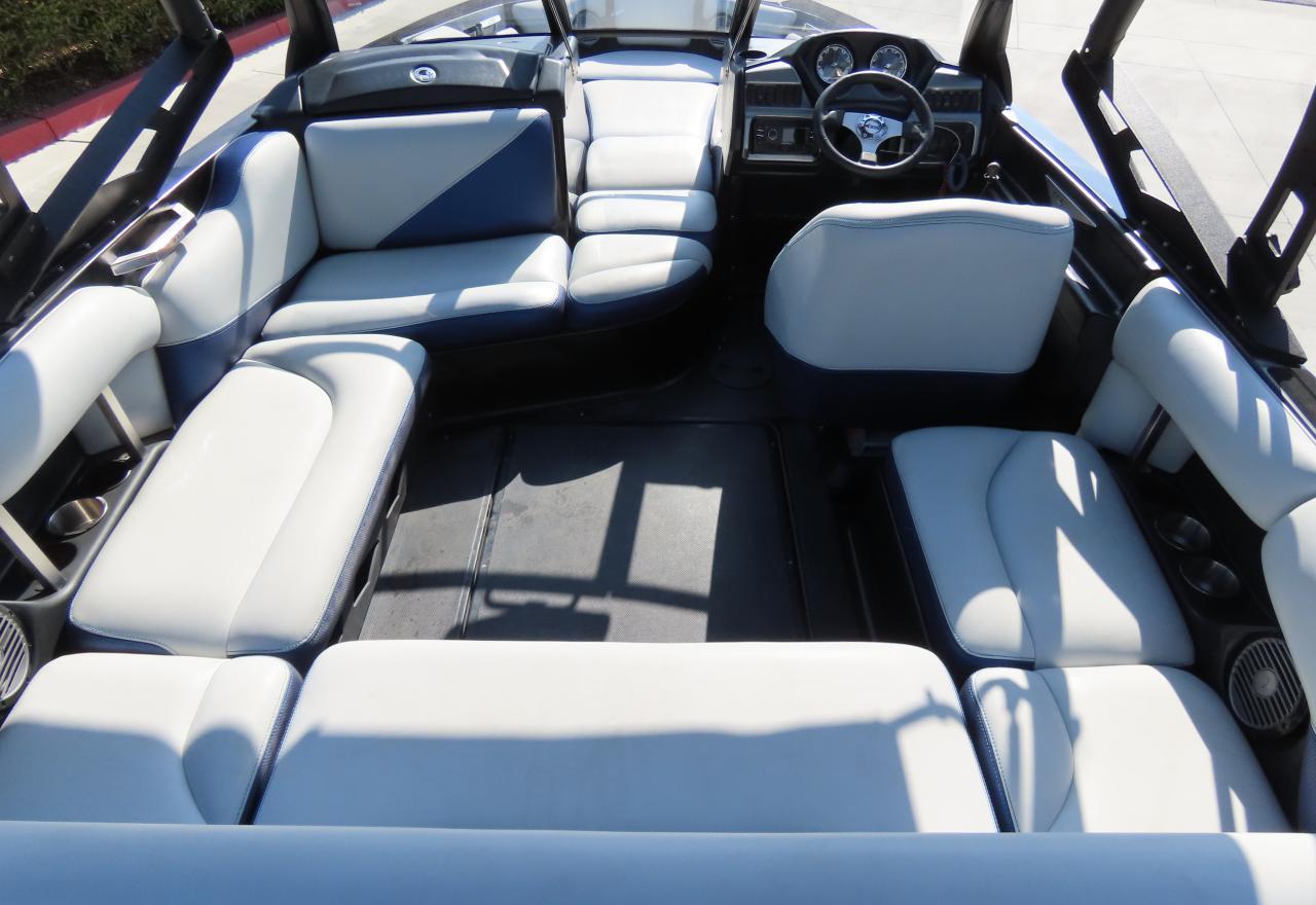 Lot #3285599273 2011 AXIS MAVERICK X