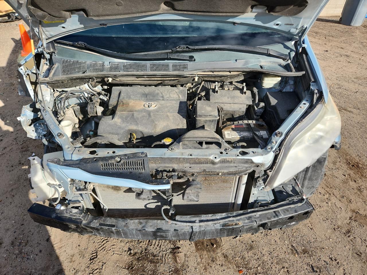 Lot #3274692798 2015 TOYOTA SIENNA LE