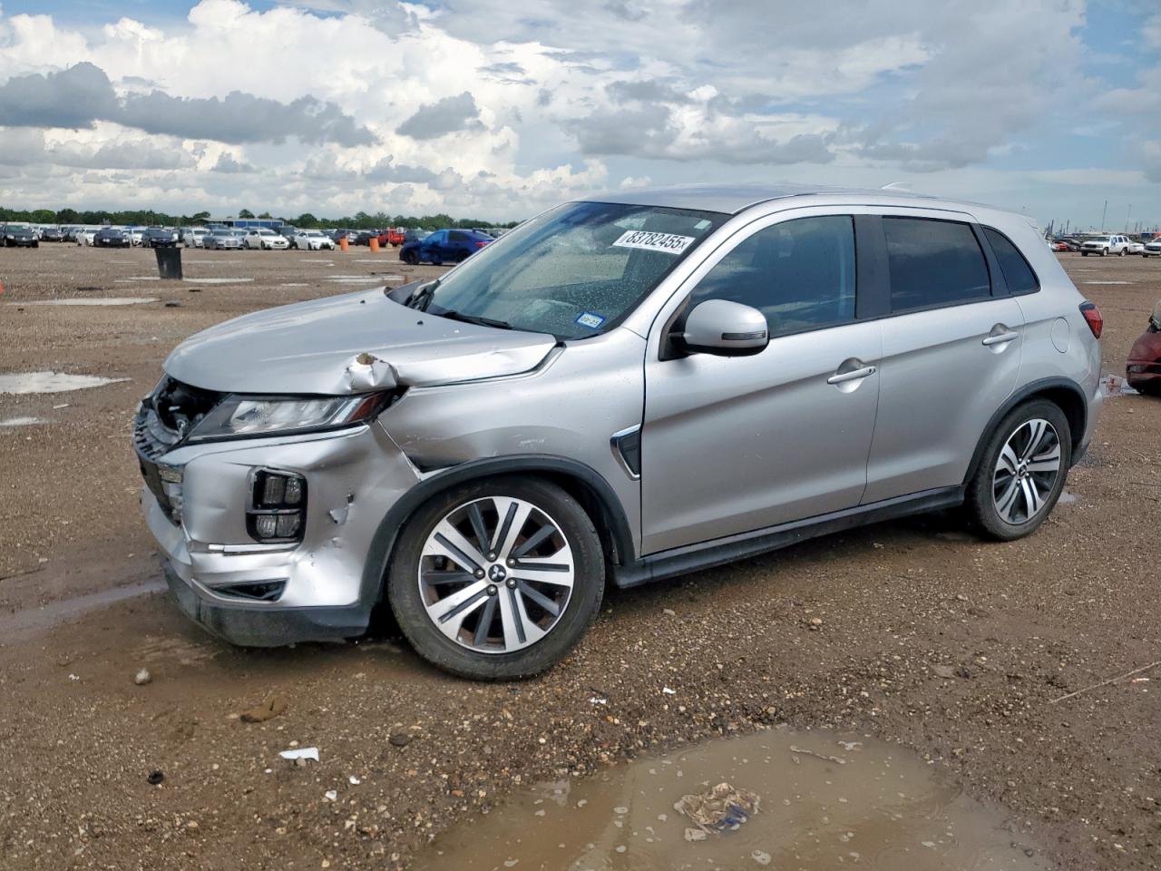 MITSUBISHI OUTLANDER SE
