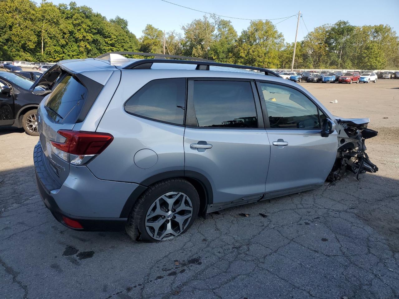 SUBARU FORESTER PREMIUM