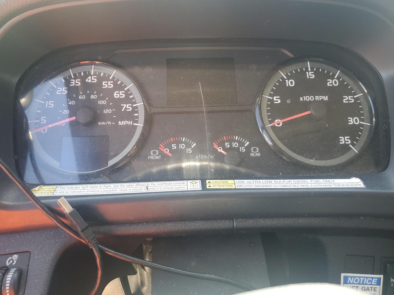 Lot #3240752137 2017 HINO 268