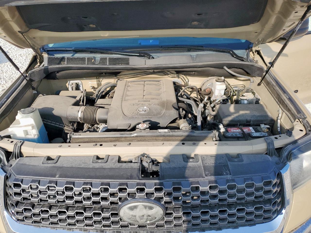 TOYOTA TUNDRA CREWMAX SR5