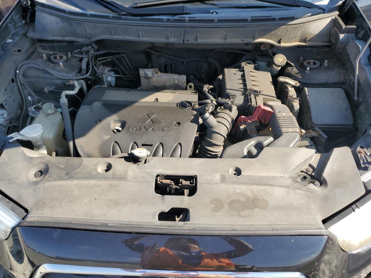 MITSUBISHI OUTLANDER ES