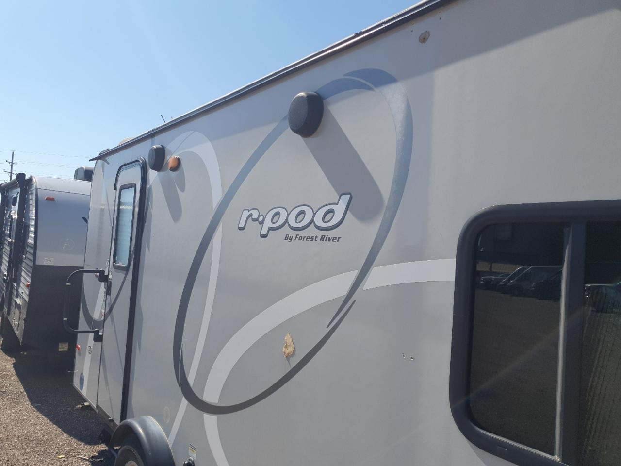 Lot #3292866566 2020 WILDWOOD R-POD