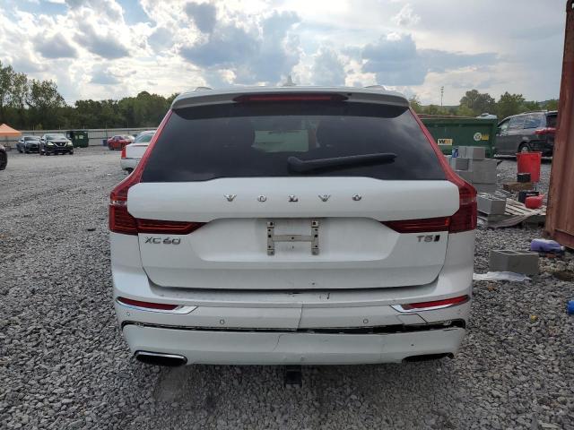 2018 VOLVO XC60 T5 IN YV4102RL5J1029984