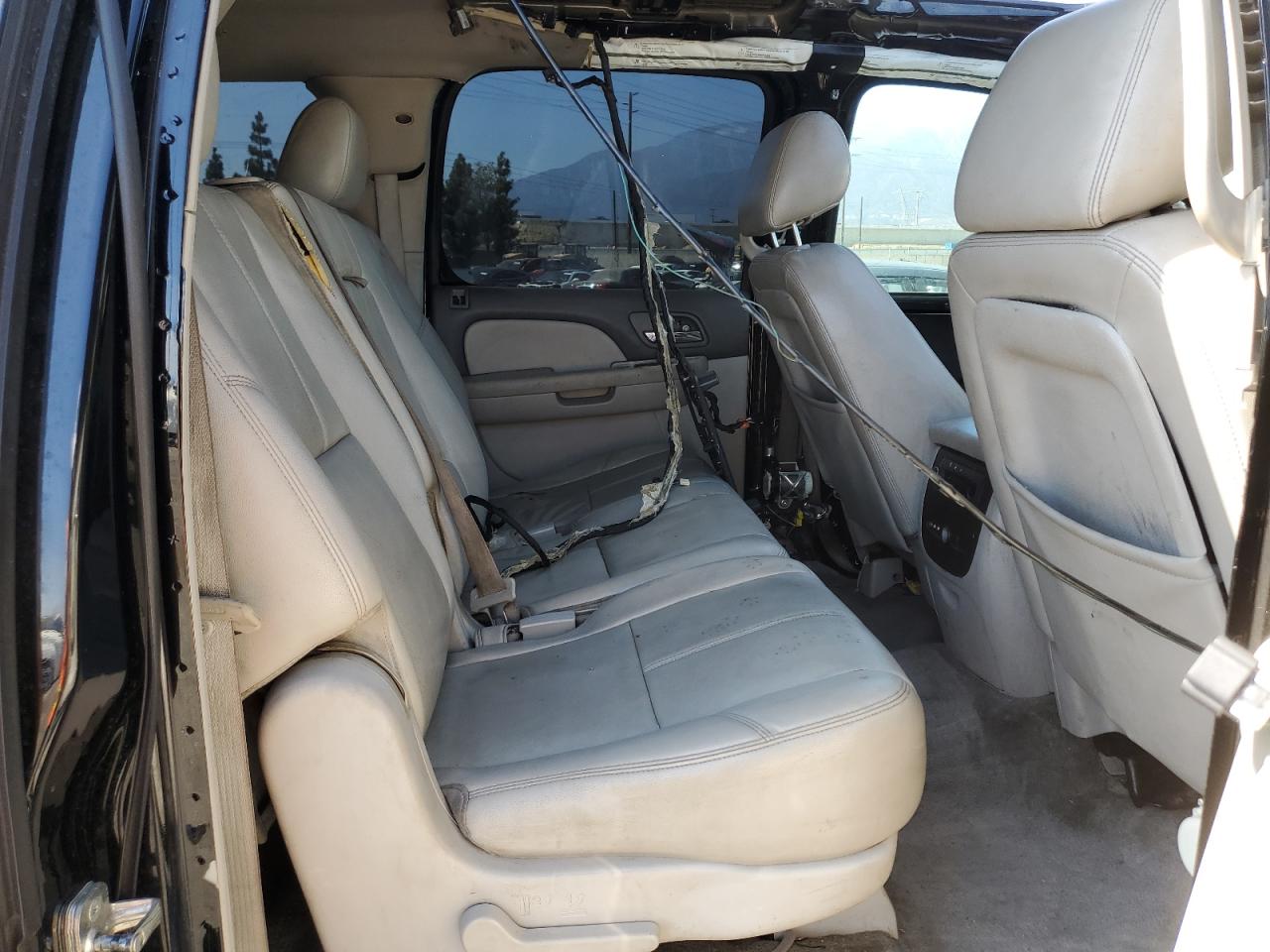 CHEVROLET SUBURBAN C1500 LT