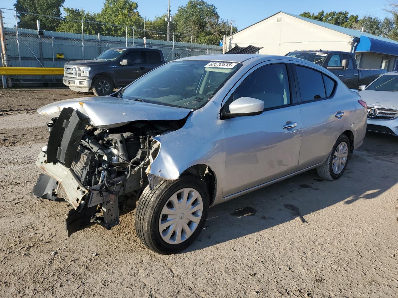 NISSAN VERSA S