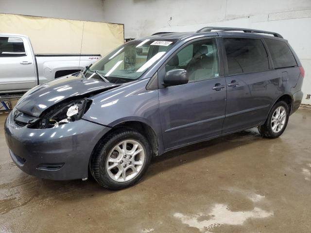 TOYOTA SIENNA LE