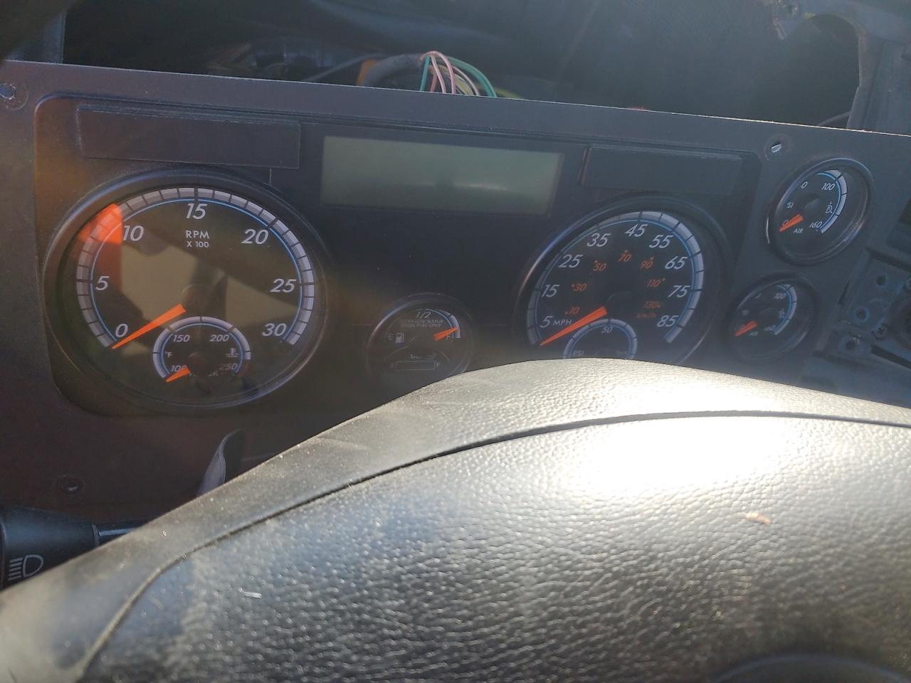 Lot #3266057331 2018 FREIGHTLINER CASCADIA 1