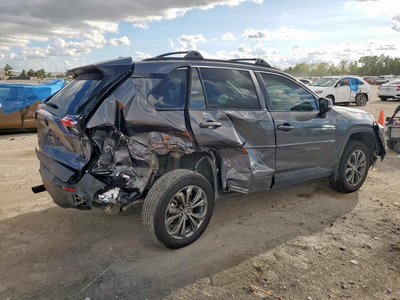 TOYOTA RAV4 XLE PREMIUM