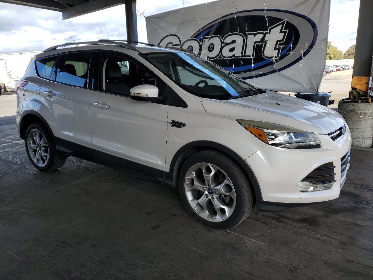 FORD ESCAPE TITANIUM