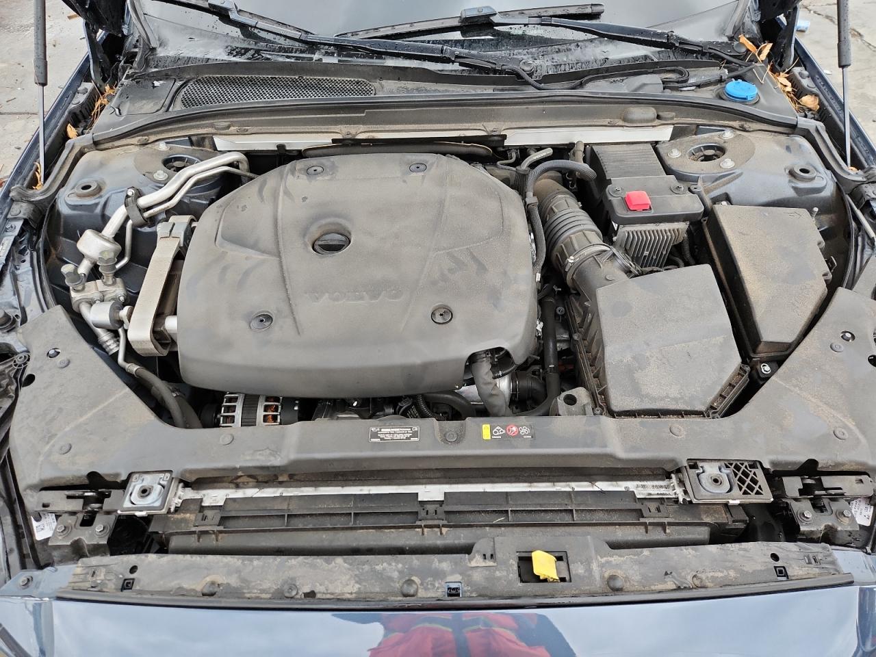 VOLVO S60 T6 MOMENTUM