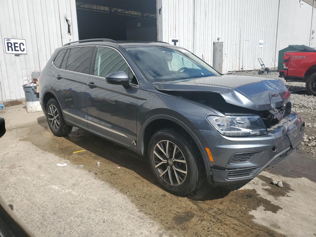 VOLKSWAGEN TIGUAN SE