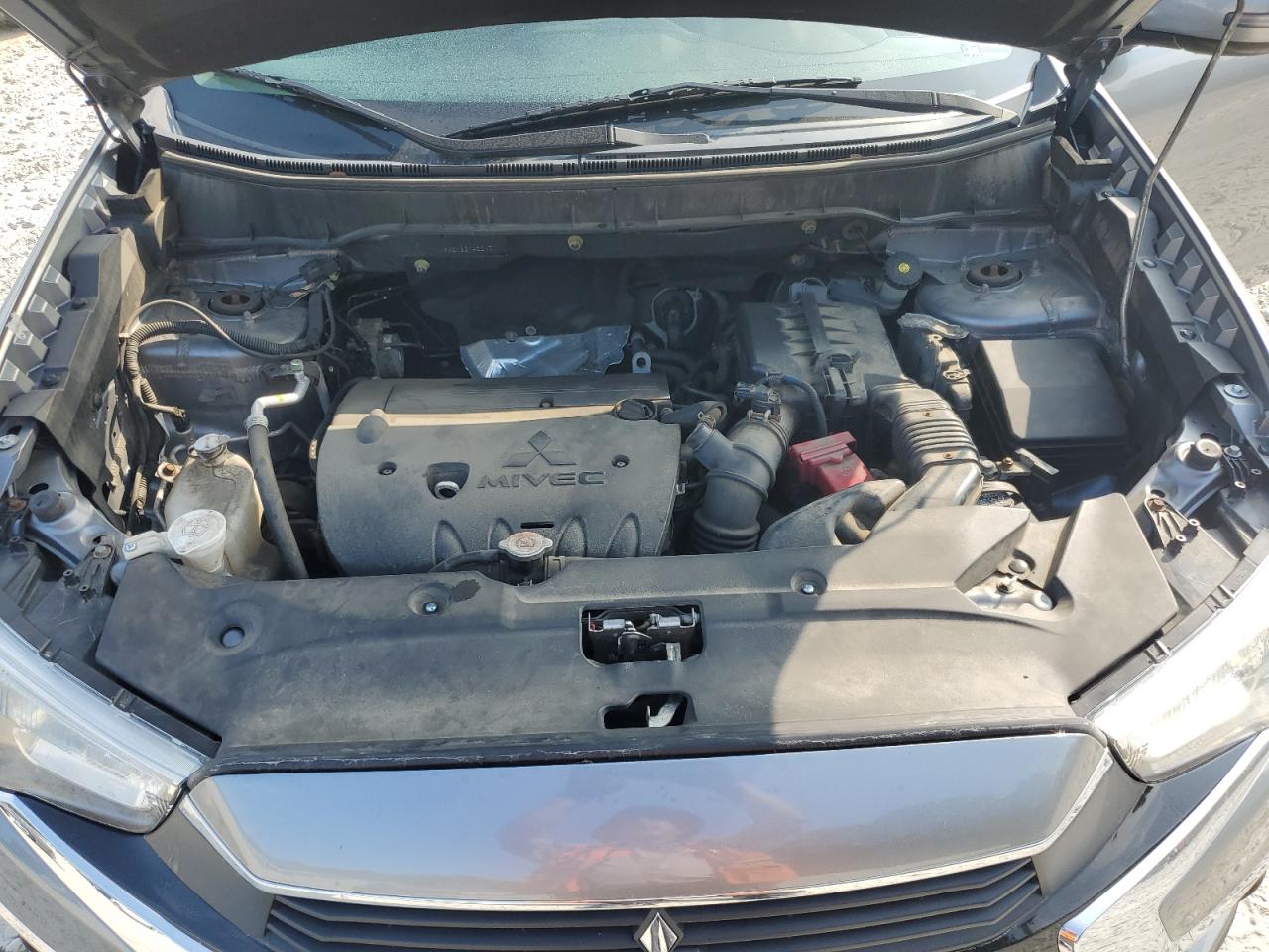 MITSUBISHI OUTLANDER ES