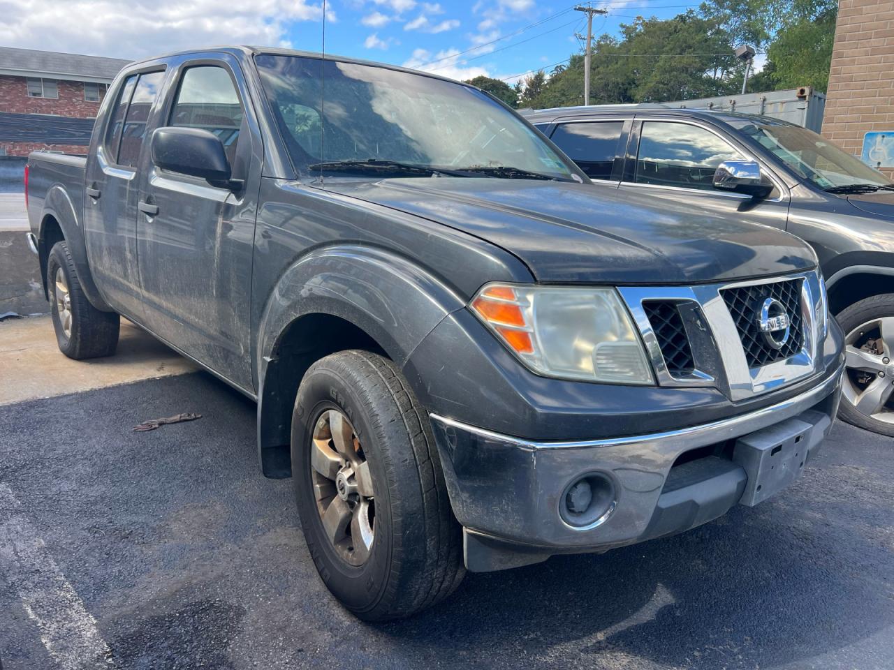 NISSAN FRONTIER CREW CAB SE
