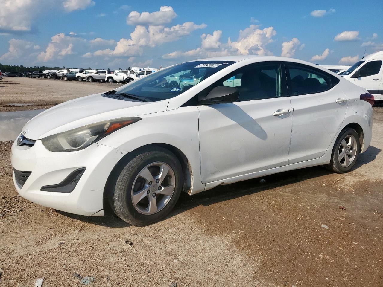 HYUNDAI ELANTRA SE