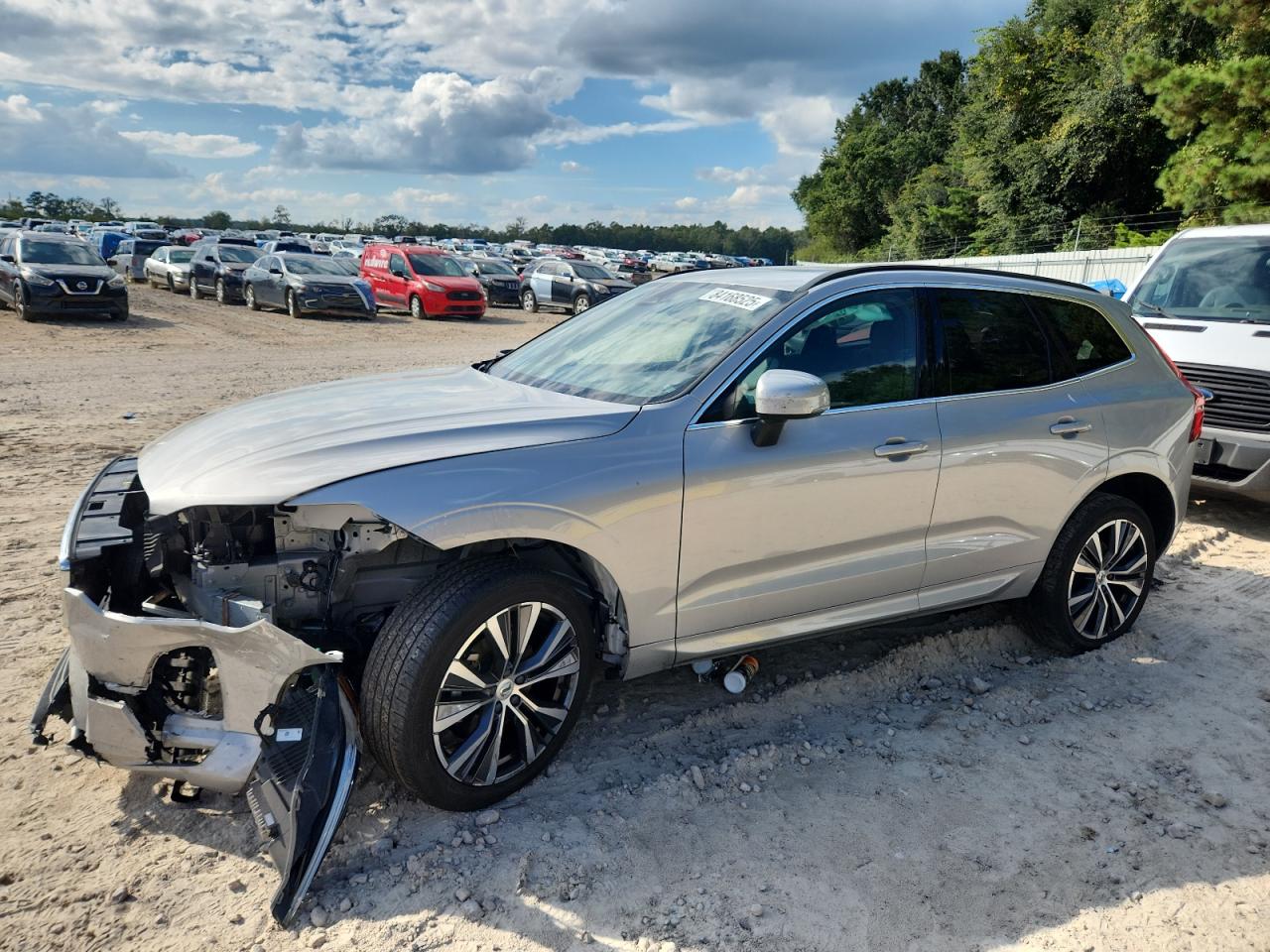 VOLVO XC60 B5 MOMENTUM