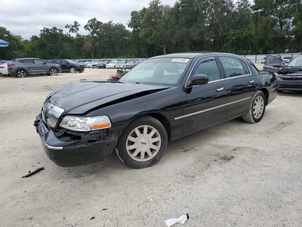 LINCOLN TOWN CAR SIGNATURE LIMITED