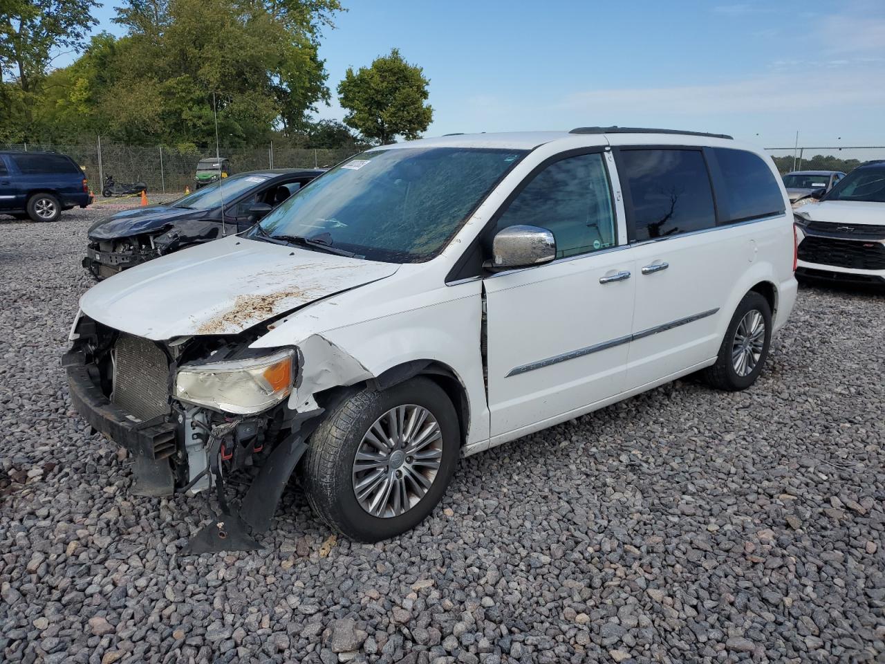 CHRYSLER TOWN & COUNTRY TOURING L