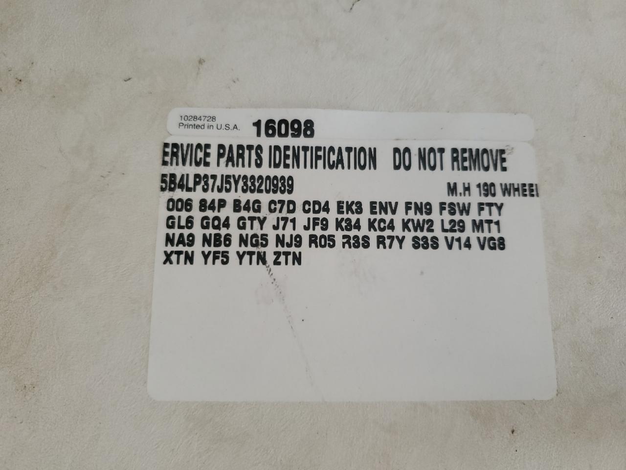 Lot #3246121113 2000 WORKHORSE CUSTOM CHASSIS MOTORHOME