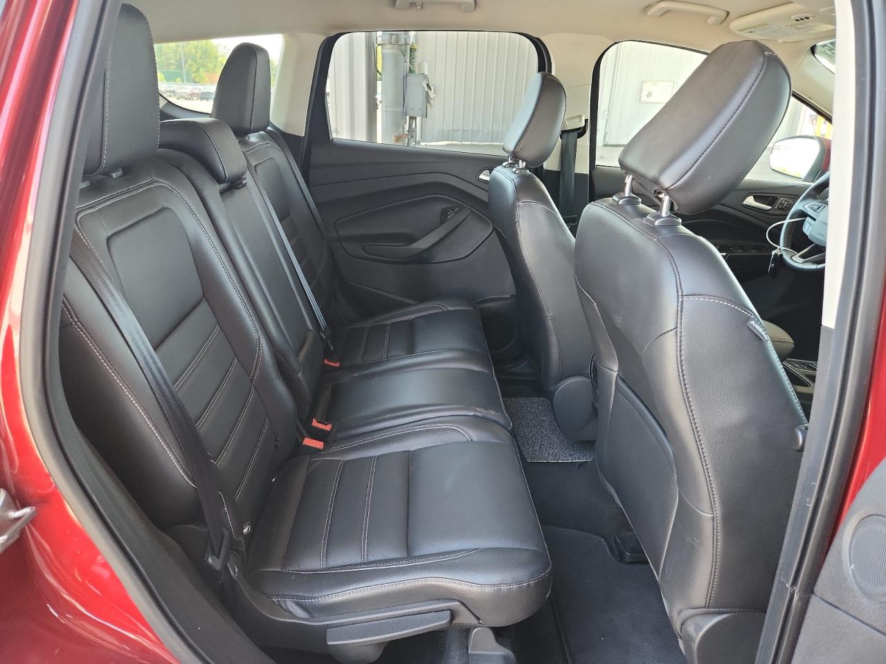 FORD ESCAPE TITANIUM