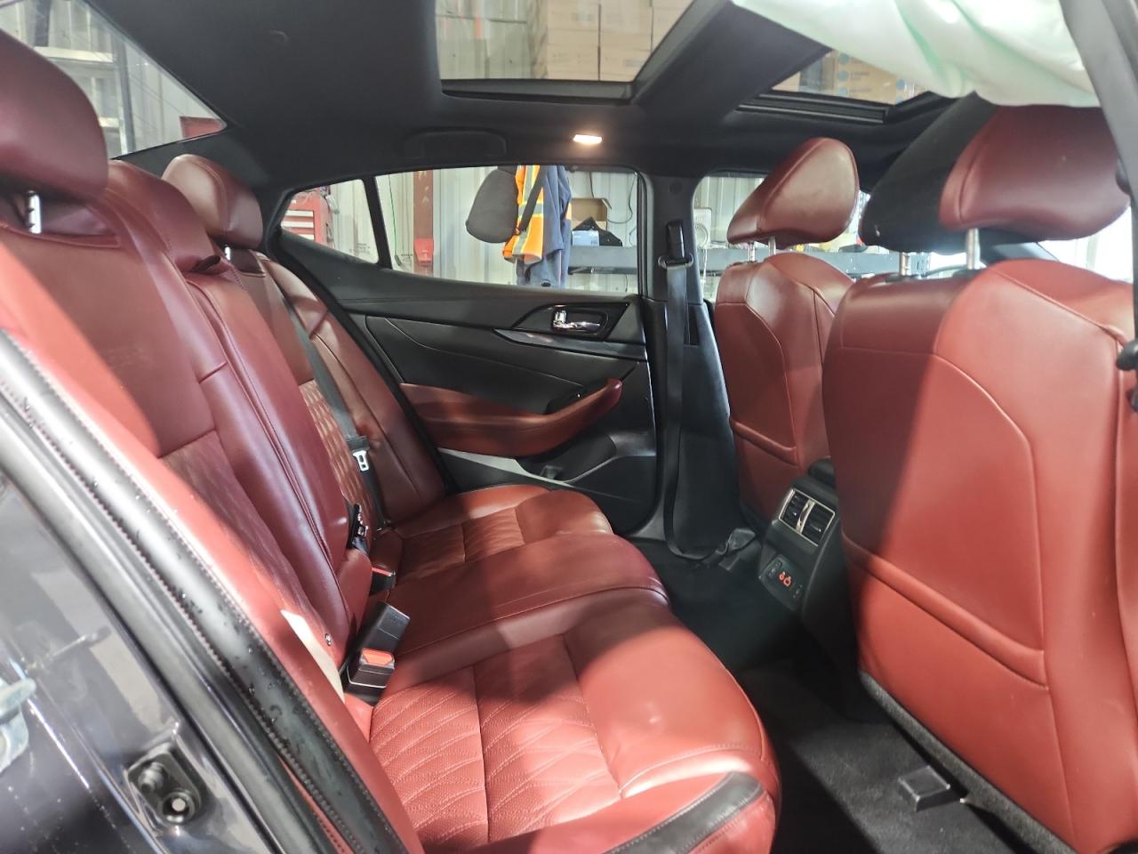 NISSAN MAXIMA PLATINUM