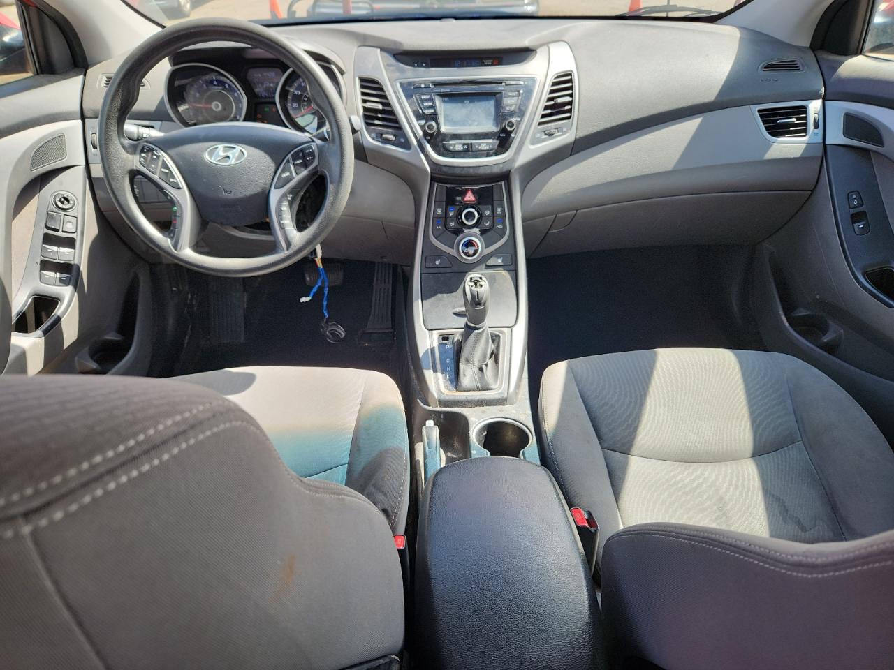 HYUNDAI ELANTRA SE
