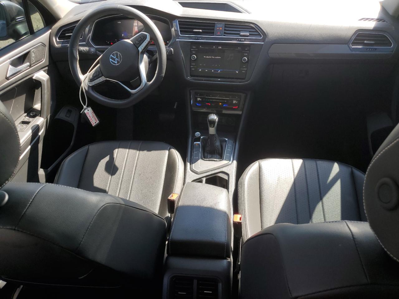 VOLKSWAGEN TIGUAN SE