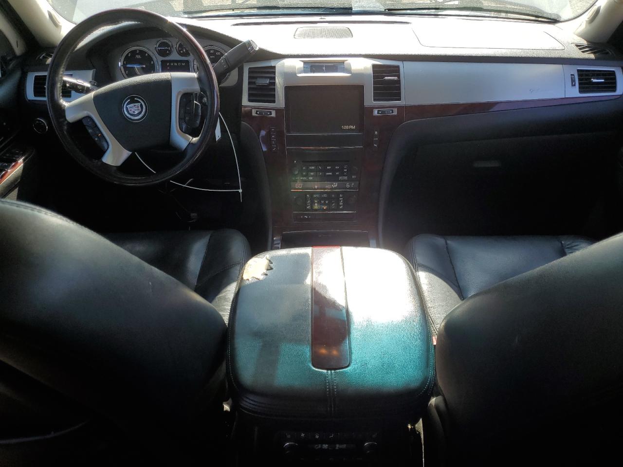 CADILLAC ESCALADE ESV LUXURY