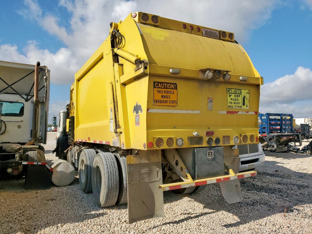 Lot #3246804828 2016 MACK 600 LEU600