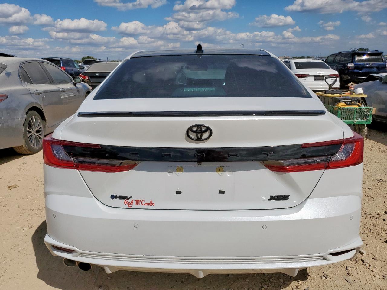 TOYOTA CAMRY XSE