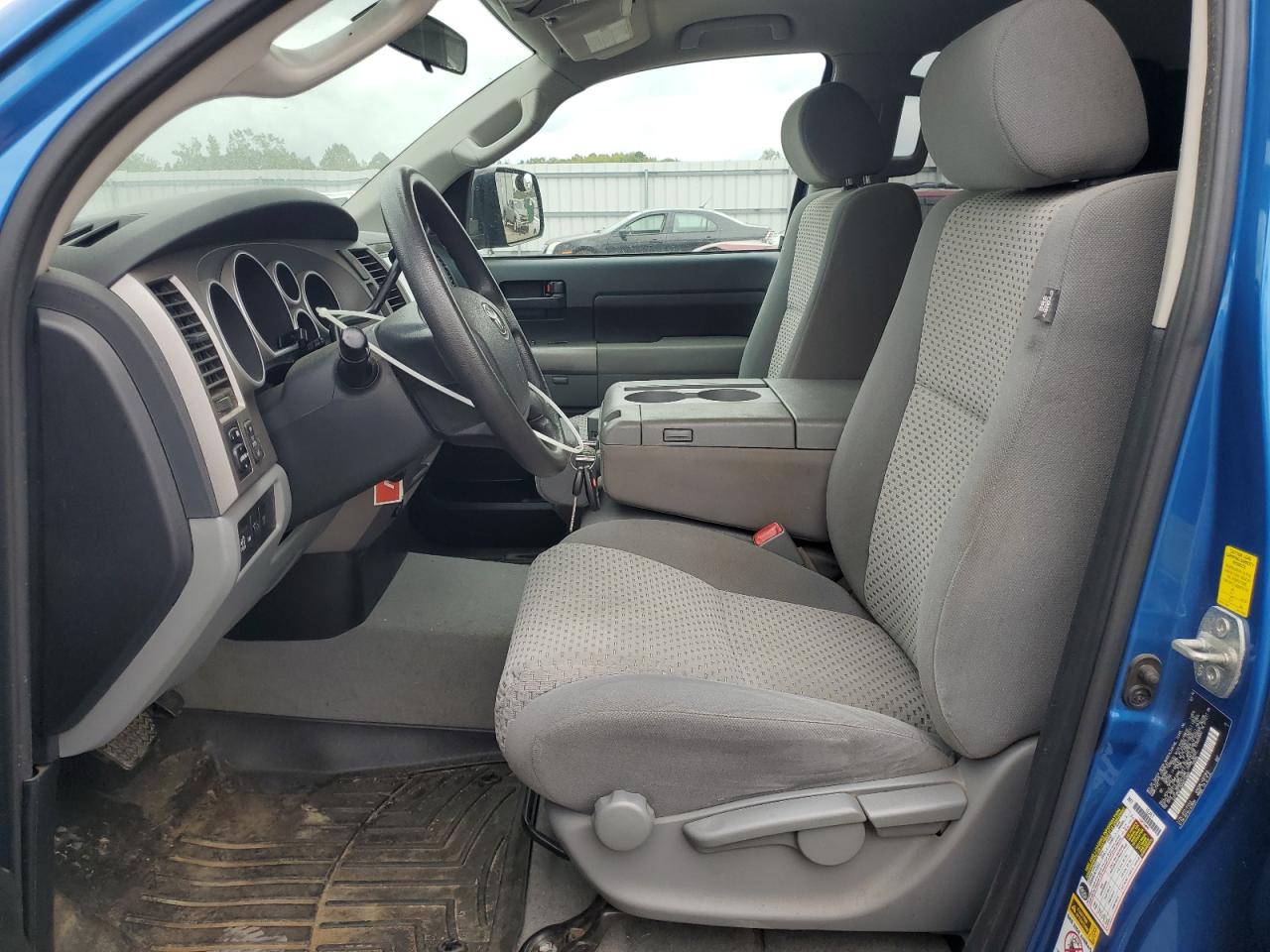 TOYOTA TUNDRA DOUBLE CAB SR5