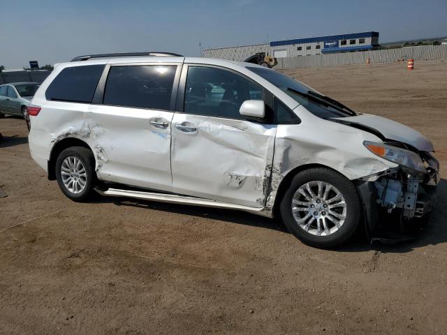 2016 TOYOTA SIENNA XLE 5TDYK3DC2GS743642