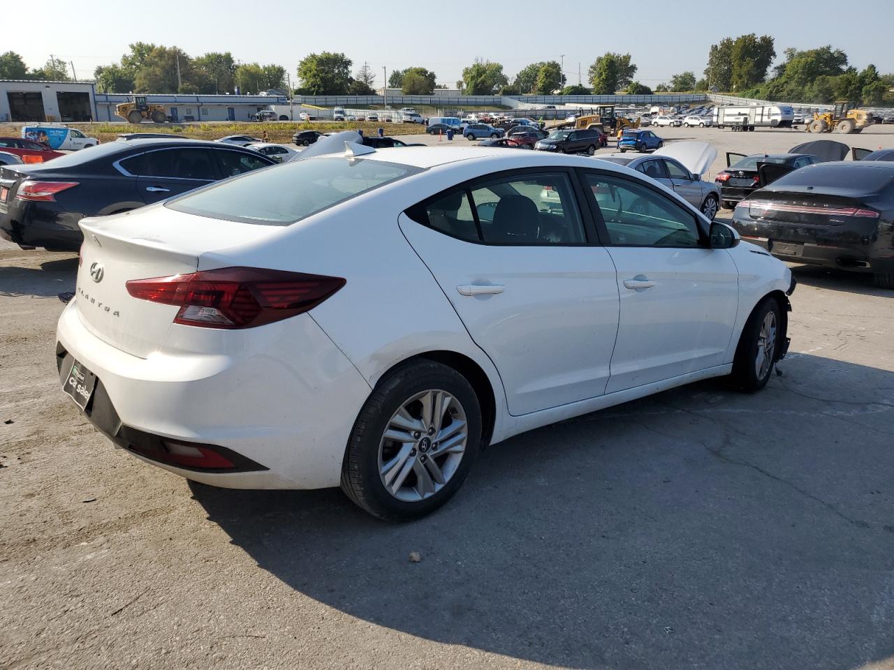 HYUNDAI ELANTRA SEL