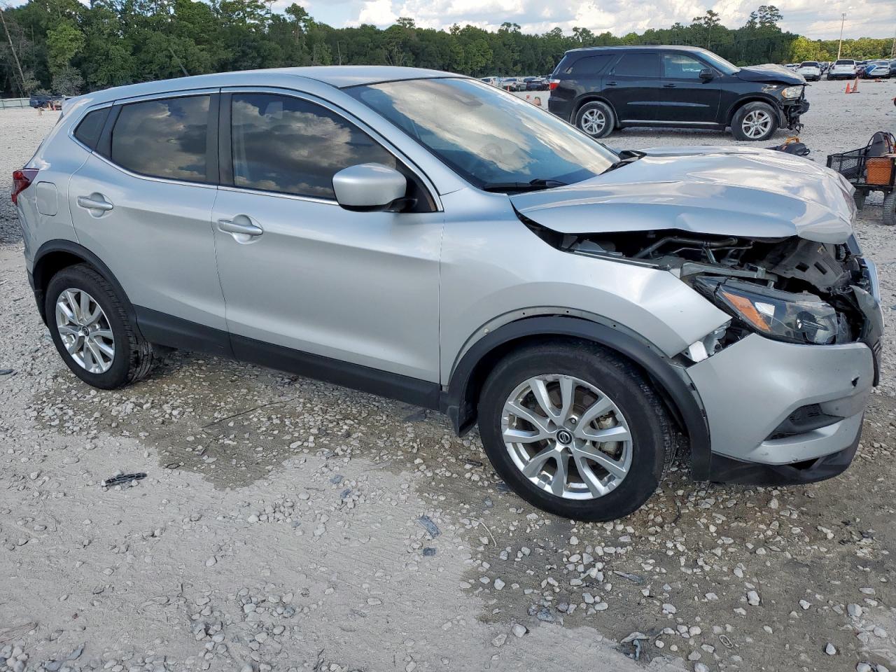 NISSAN ROGUE SPORT S