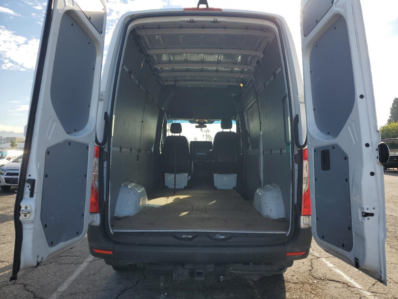 MERCEDES-BENZ SPRINTER 2500